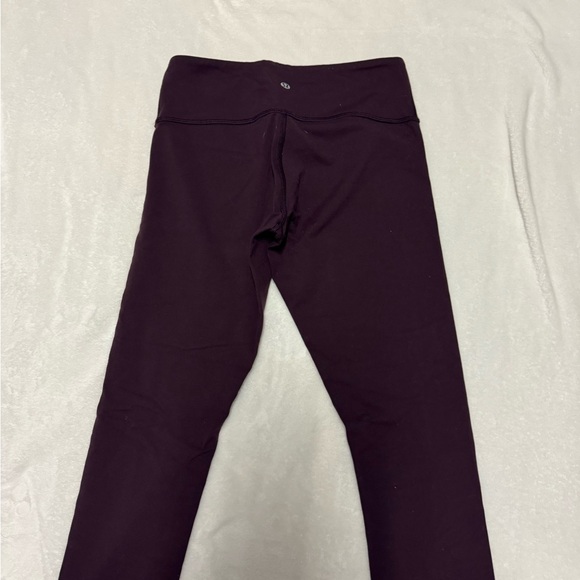 LuluLemon Purple 3/4 leggings. Size 6 - Picture 2 of 4